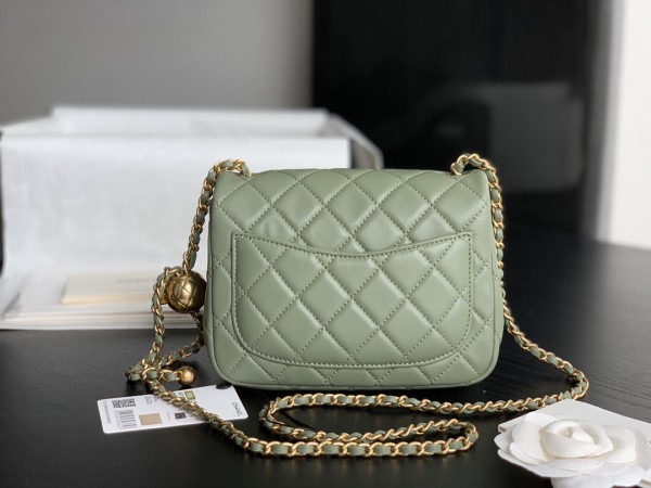  Handbag  Chanel  size  17 cm