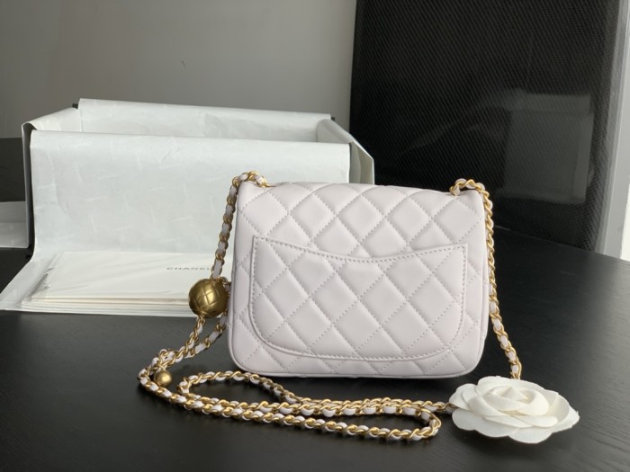  Handbag  Chanel  size 20 cm 