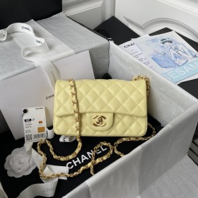  Handbag  Chanel   size 17 cm