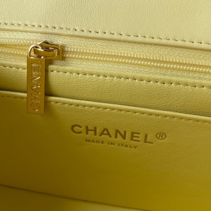  Handbag  Chanel  size 17  cm