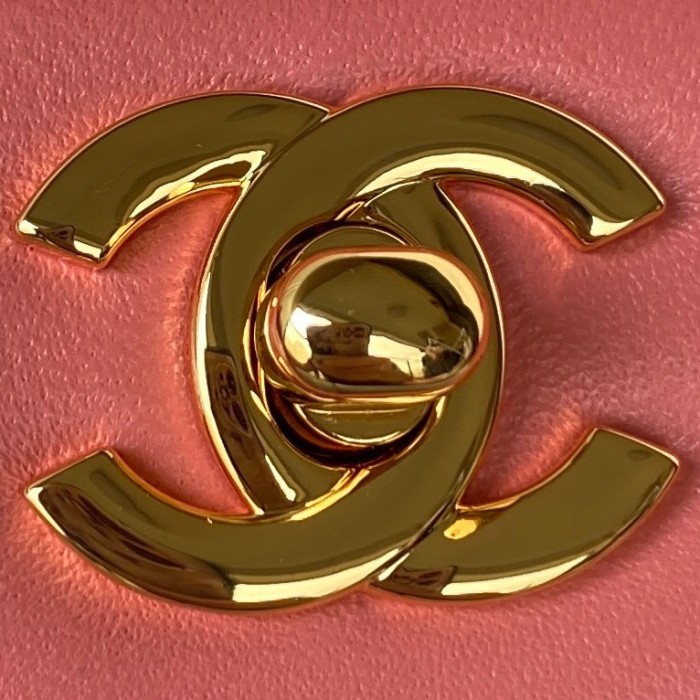 Handbag  Chanel  size 17 cm