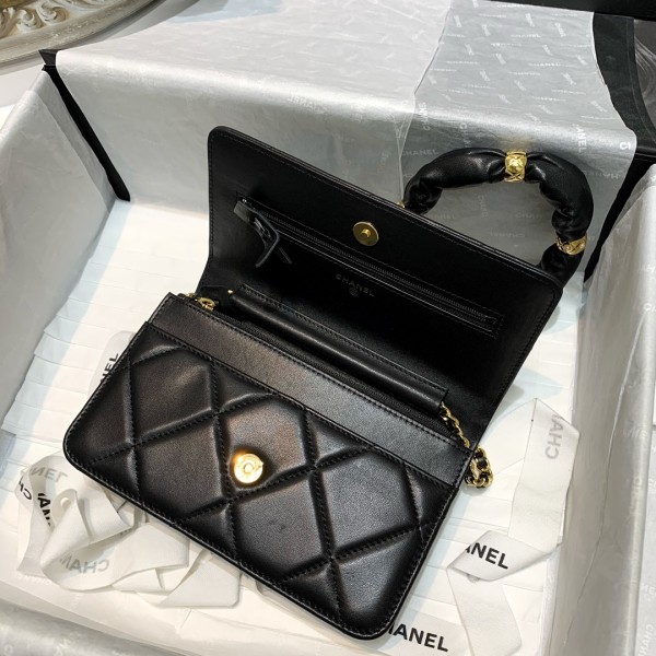  Handbag  Chanel 82236  size 19 cm