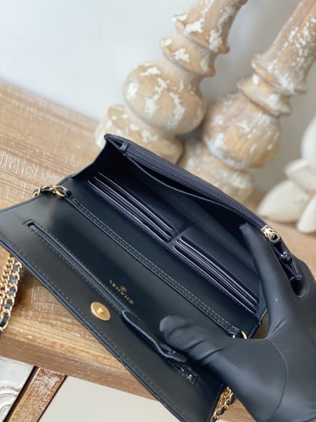  Handbag Chanel  81217  size 19.2  12.3   3.5 cm