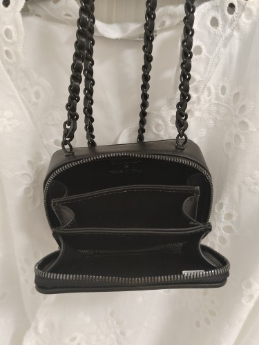  Handbag   Chanel  size 10*7*4.5  cm