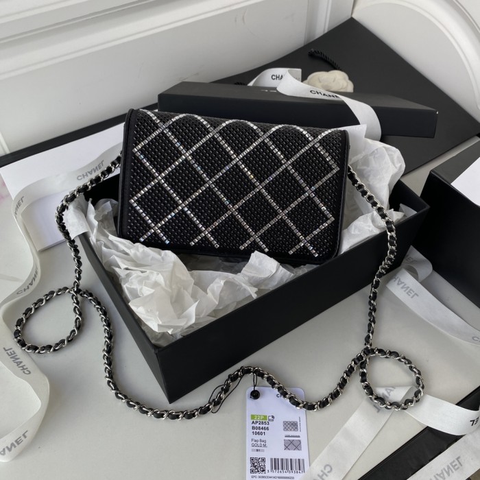 Handbag   Chanel AP2853  size 19.2*12.3*3.5 cm.