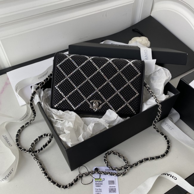  Handbag   Chanel AP2853  size 19.2*12.3*3.5 cm.