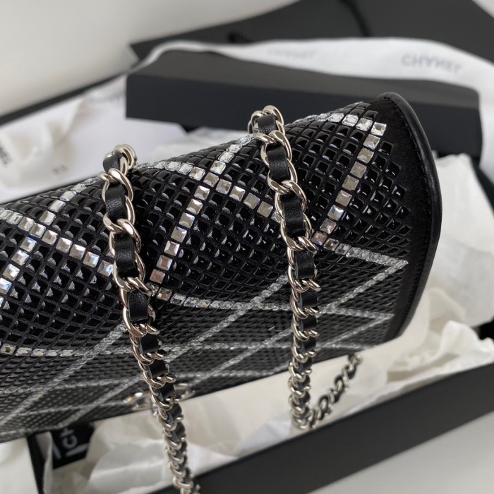  Handbag   Chanel AP2853  size 19.2*12.3*3.5 cm.