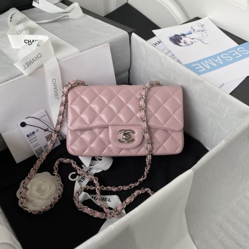  Handbag  Chanel  size  20 cm