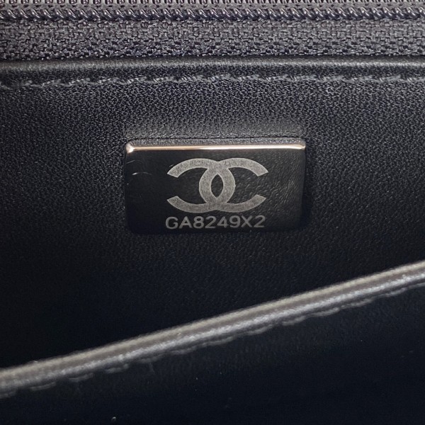  Handbag   Chanel  AP2853  size  19.2*12.3*3.5 cm.