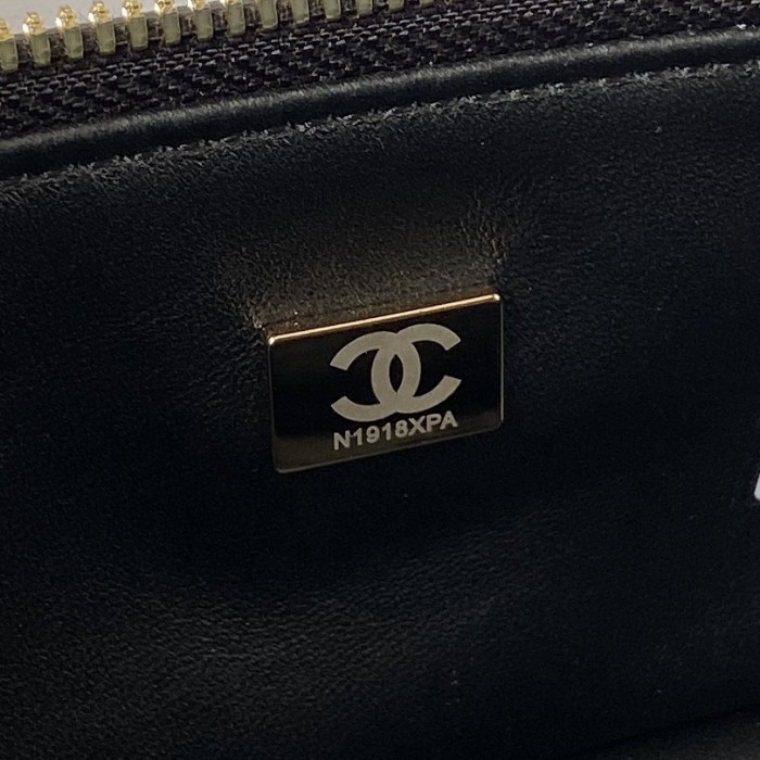  Handbag  Chanel  AS3357  size 27*17*17 *cm