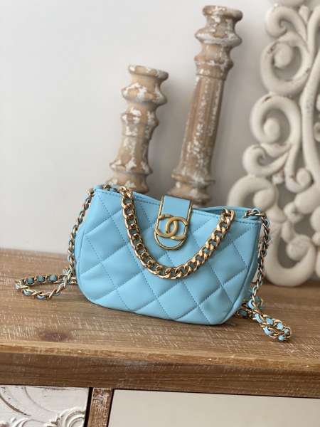  Handbag  Chanel 3475  size 12.5*19*6.5* cm