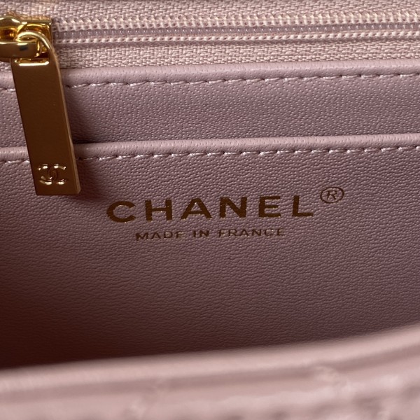  Handbag  Chanel  size  17 cm