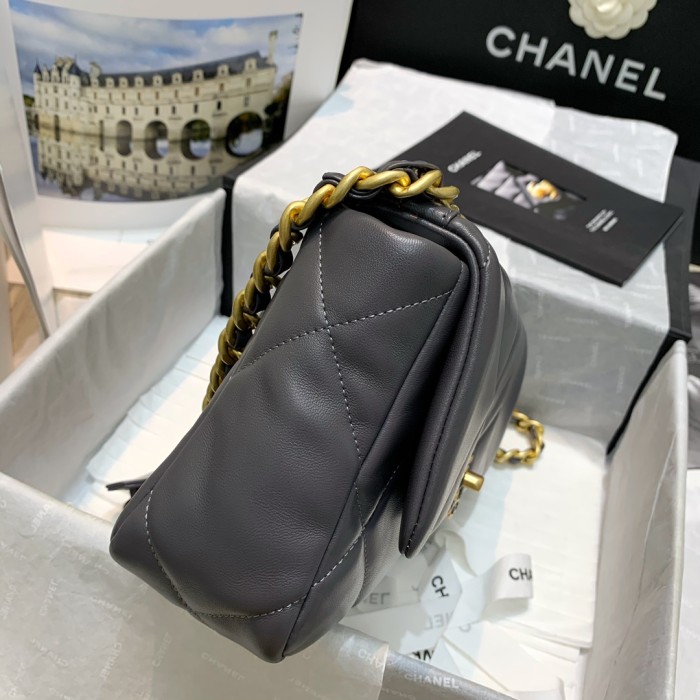 Handbag  Chanel AS1160  size  26 cm 