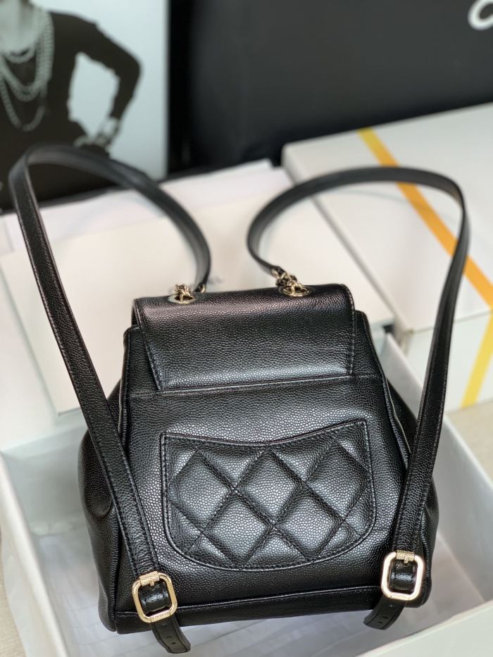  Handbag  Chanel   size   20x19x12 cm