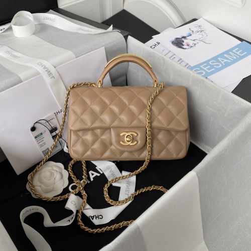  Handbag  Chanel AS2431 size  20x12x6 cm