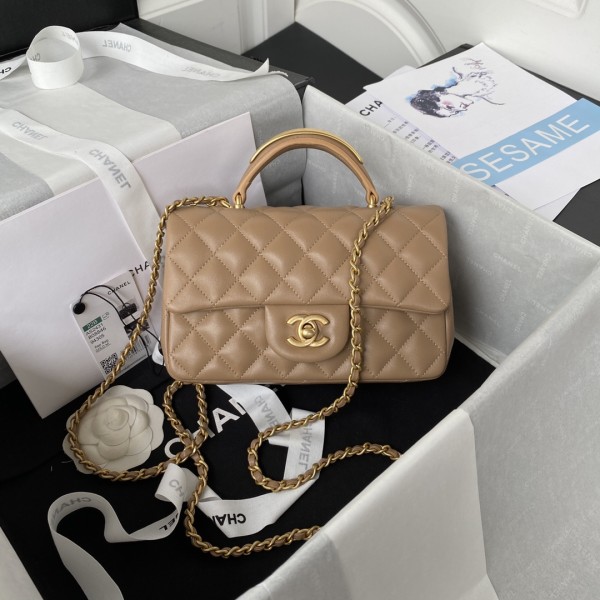  Handbag  Chanel AS2431 size  20x12x6 cm