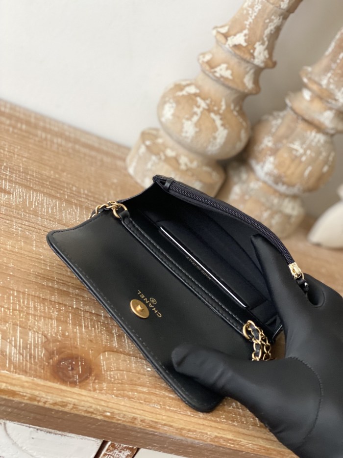  Handbag  Chanel 81216  size  15.2 9.5   3.5 cm