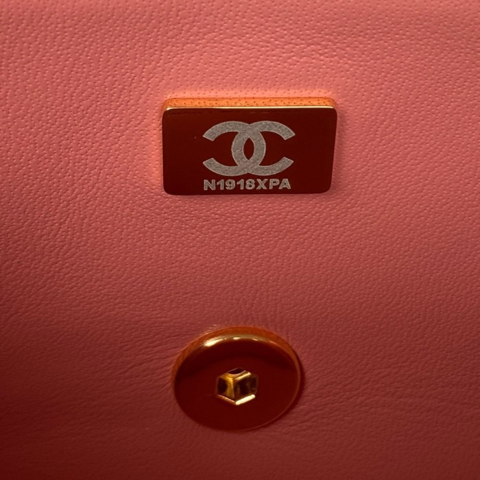 Handbag  Chanel  size  20 cm
