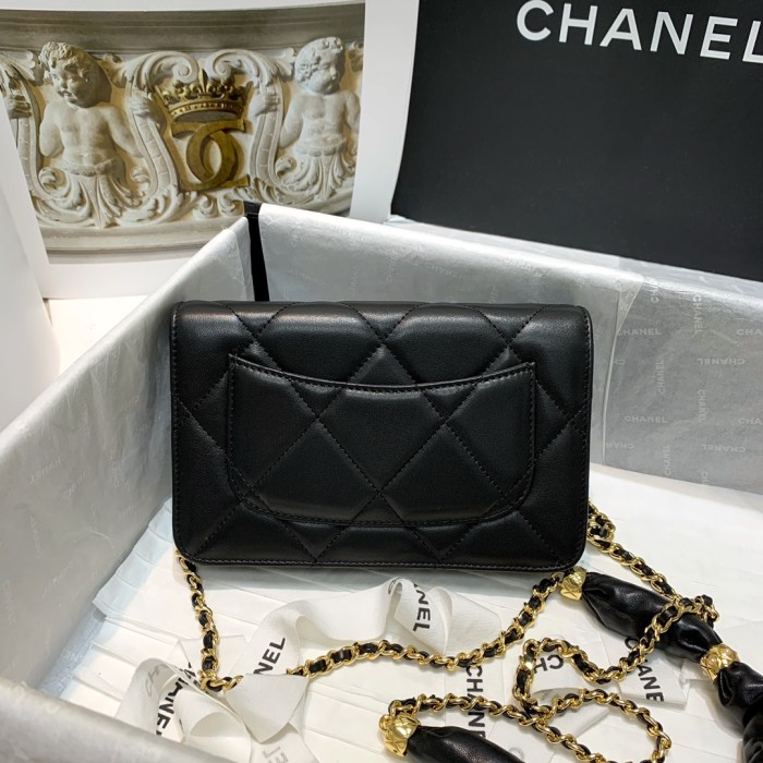  Handbag  Chanel 82236  size 19 cm