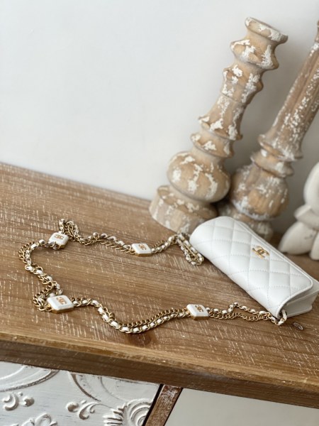 Handbag  Chanel  81216 size  15.2 9.5   3.5 cm