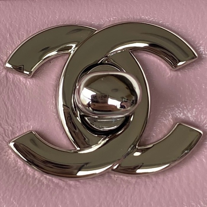  Handbag  Chanel  size 17 cm