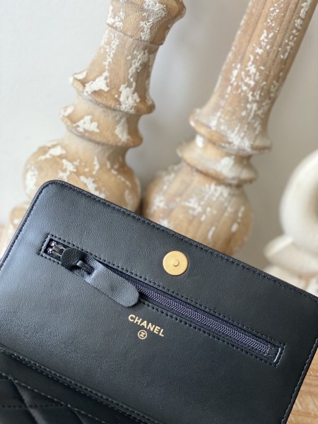  Handbag Chanel  81217  size 19.2  12.3   3.5 cm