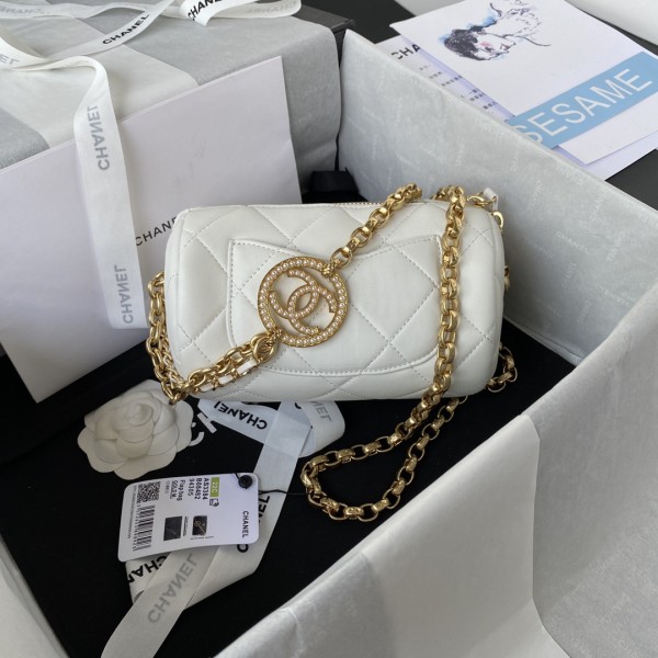  Handbag  Chanel AS3384  size  11*20*11 cm