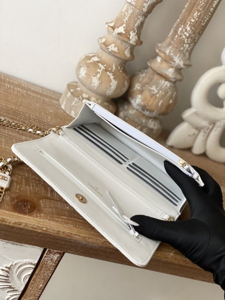  Handbag Chanel 81217  size  19.2  12.3   3.5 cm