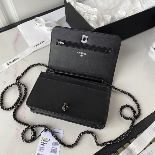  Handbag   Chanel  AP2853  size  19.2*12.3*3.5 cm.