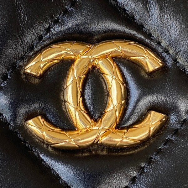  Handbag  Chanel AS3383 size  13-19-6.5 cm