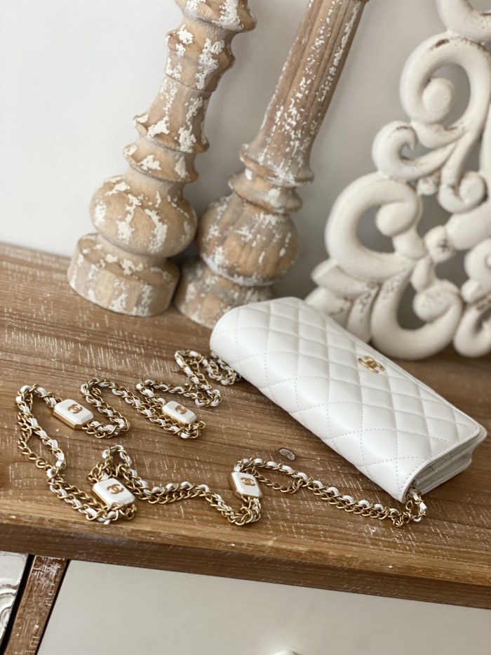  Handbag Chanel 81217  size  19.2  12.3   3.5 cm