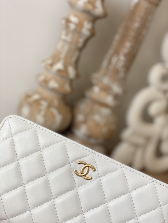  Handbag Chanel 81217  size  19.2  12.3   3.5 cm