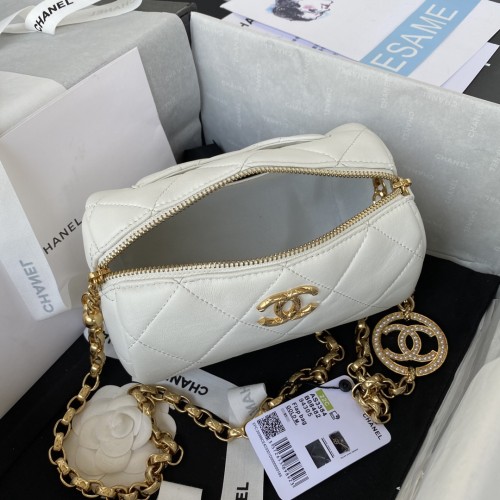  Handbag  Chanel AS3384  size  11*20*11 cm