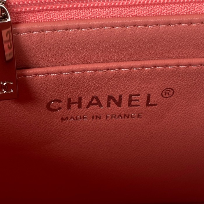 Handbag  Chanel size 17 cm