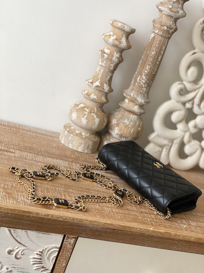  Handbag Chanel  81217  size 19.2  12.3   3.5 cm