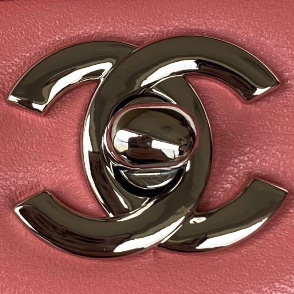 Handbag  Chanel size 17 cm