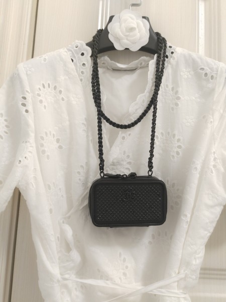  Handbag   Chanel  size 10*7*4.5  cm