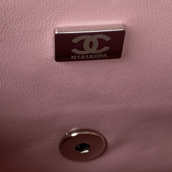  Handbag  Chanel  size 17 cm