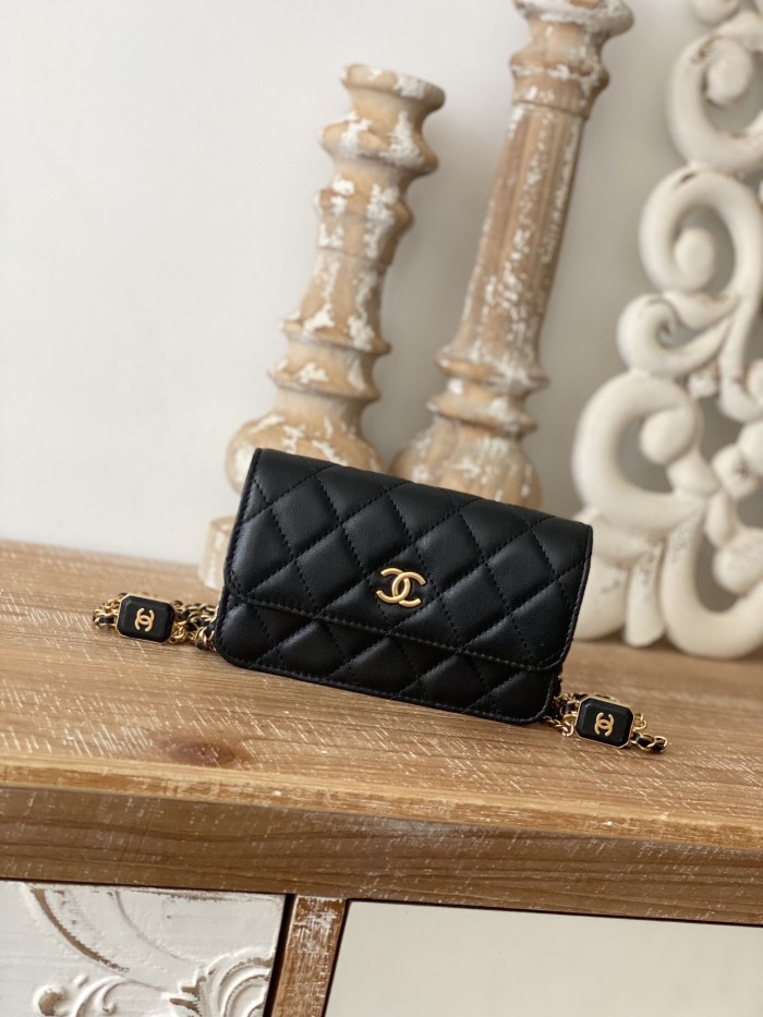  Handbag  Chanel 81216  size  15.2 9.5   3.5 cm