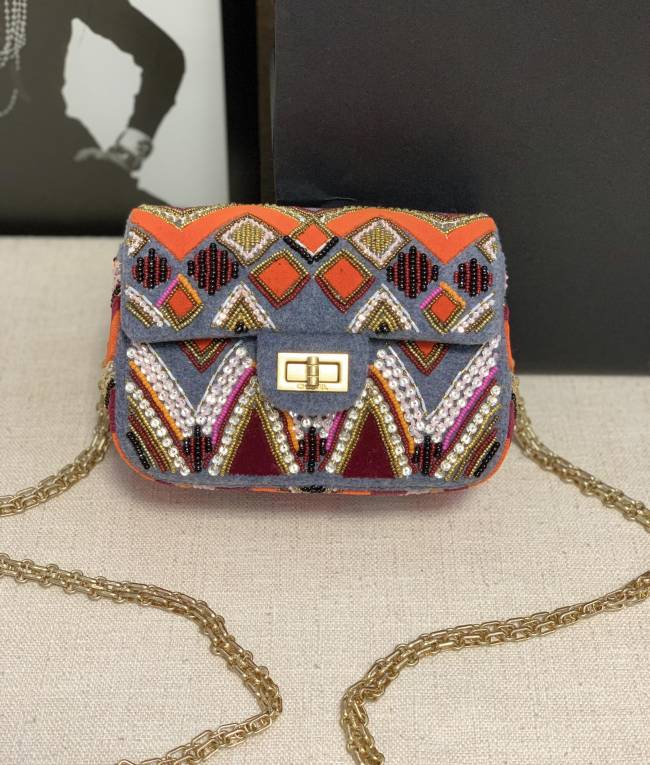  Handbag  Chanel    𝐒𝐒2022  size 18 cm