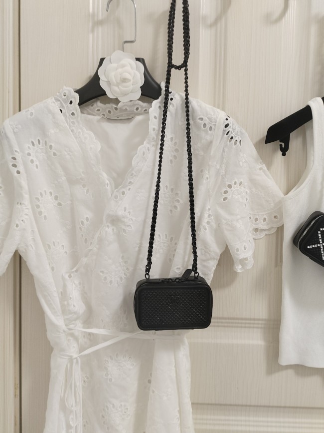  Handbag   Chanel  size 10*7*4.5  cm