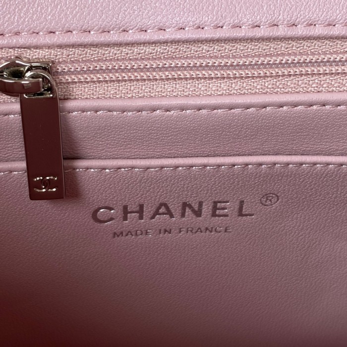  Handbag  Chanel  size 17 cm