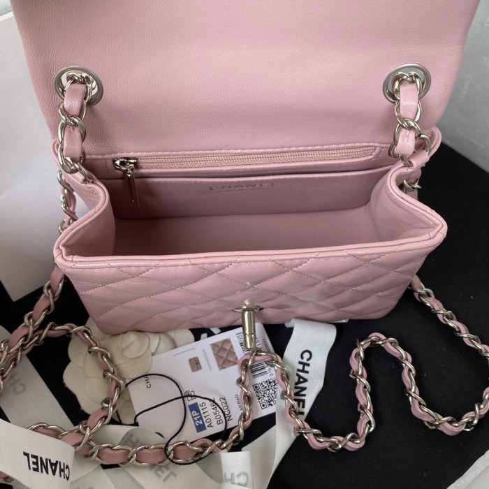  Handbag  Chanel  size 17 cm