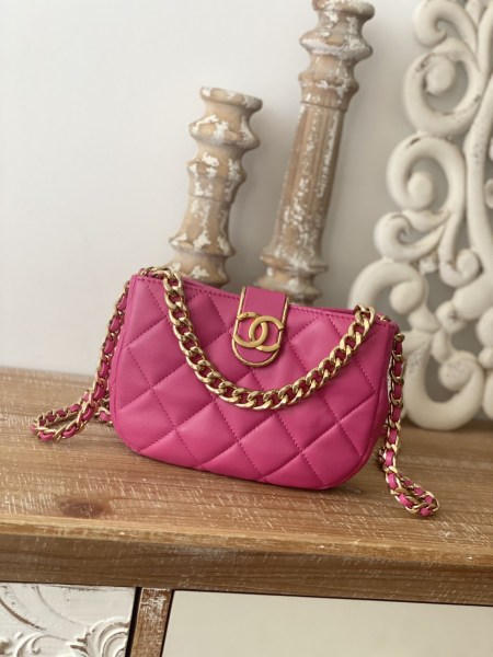  Handbag  Chanel 3475 size  12.5*19*6.5 *cm