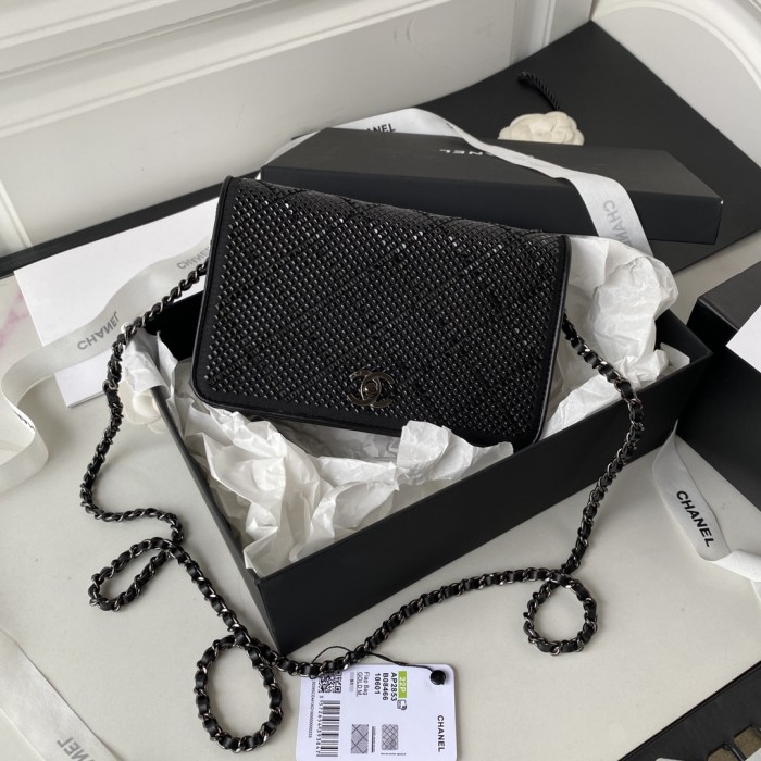  Handbag   Chanel  AP2853  size  19.2*12.3*3.5 cm.