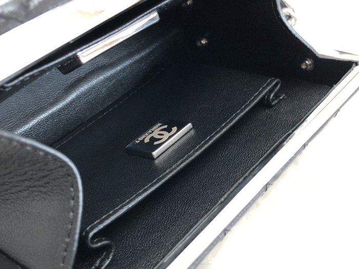 Handbag Chanel  size  9*13*4* cm