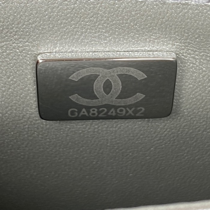  Handbag Chanel  AP2853  size 19.2*12.3*3.5 cm