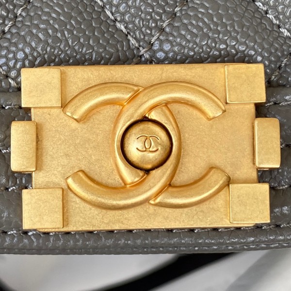  Handbag  Chanel AS3315 size 15x9.5x4.5 cm