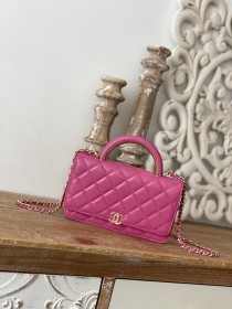  Handbag   Chanel 81207  size  19 cm   
