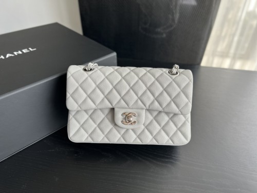 Handbag  Chanel  size 23 cm